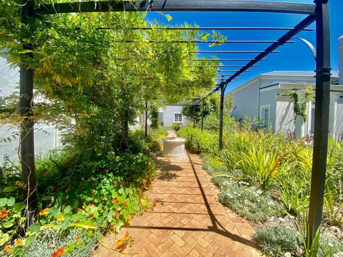 Banhoek Corner Guesthouse Стелленбос Экстерьер фото
